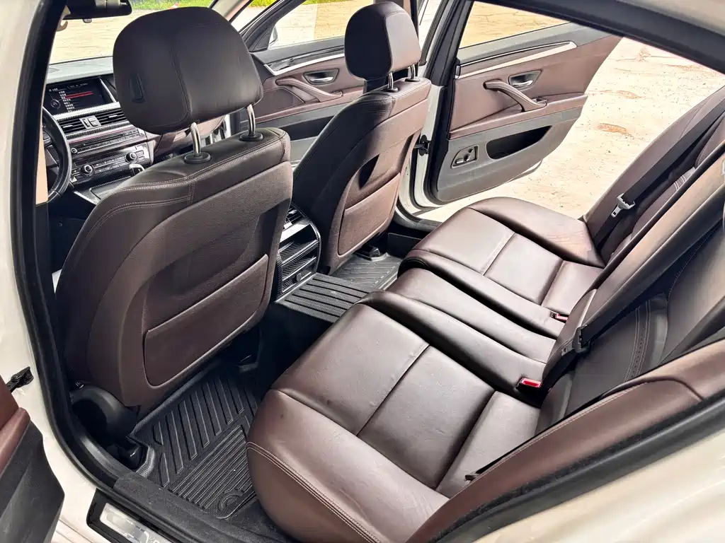 BMW 5 Series 2016 — фото 9
