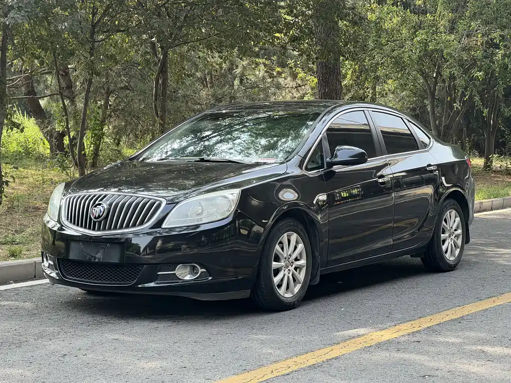 Buick Excelle 2015 — фото 1