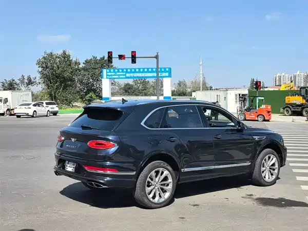Bentley Bentayga 2023