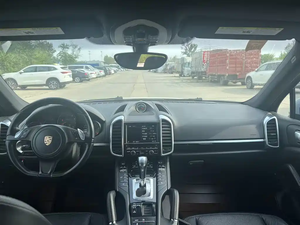 Porsche Cayenne 2015 — фото 10