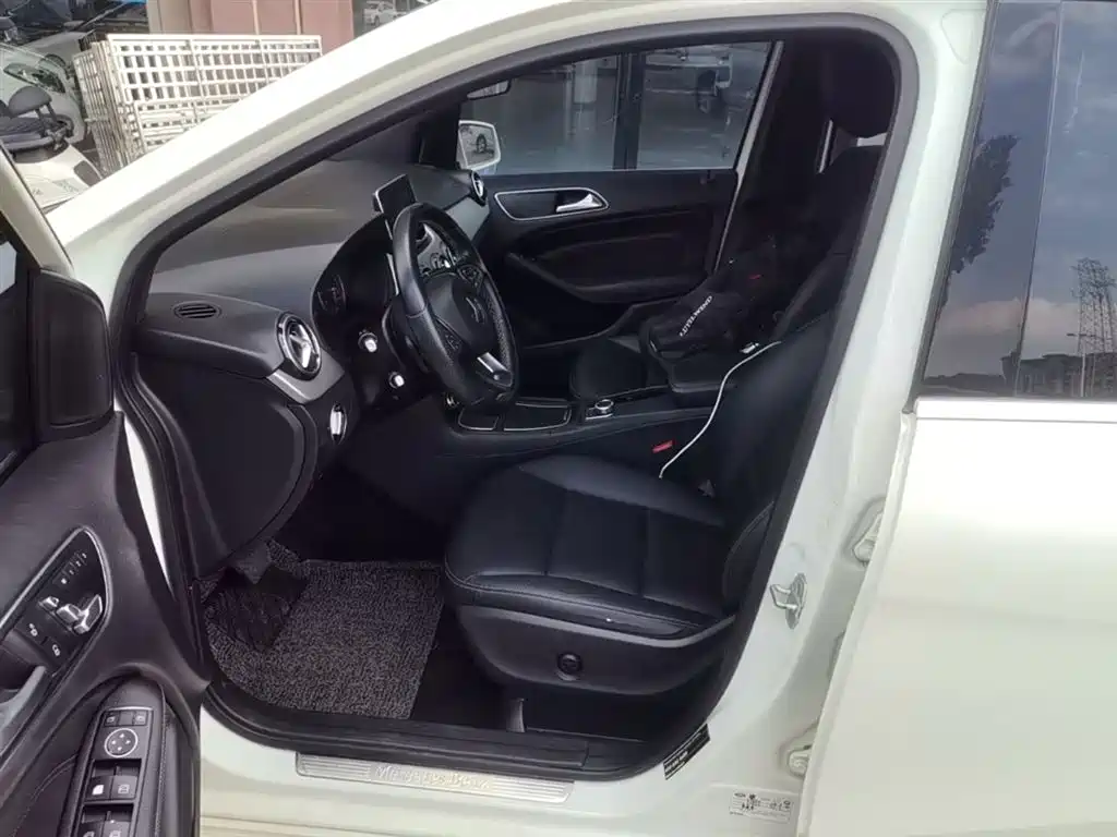 Mercedes-Benz B-Class 2015 — фото 15