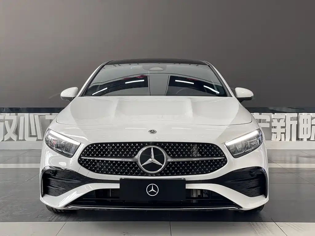 Mercedes-Benz A-Class 2024 — фото 2