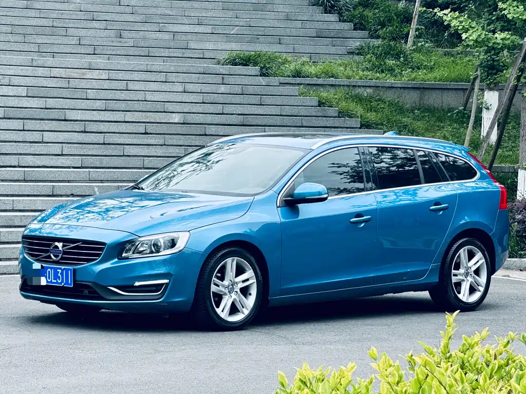 Volvo V60 2013 — фото 3