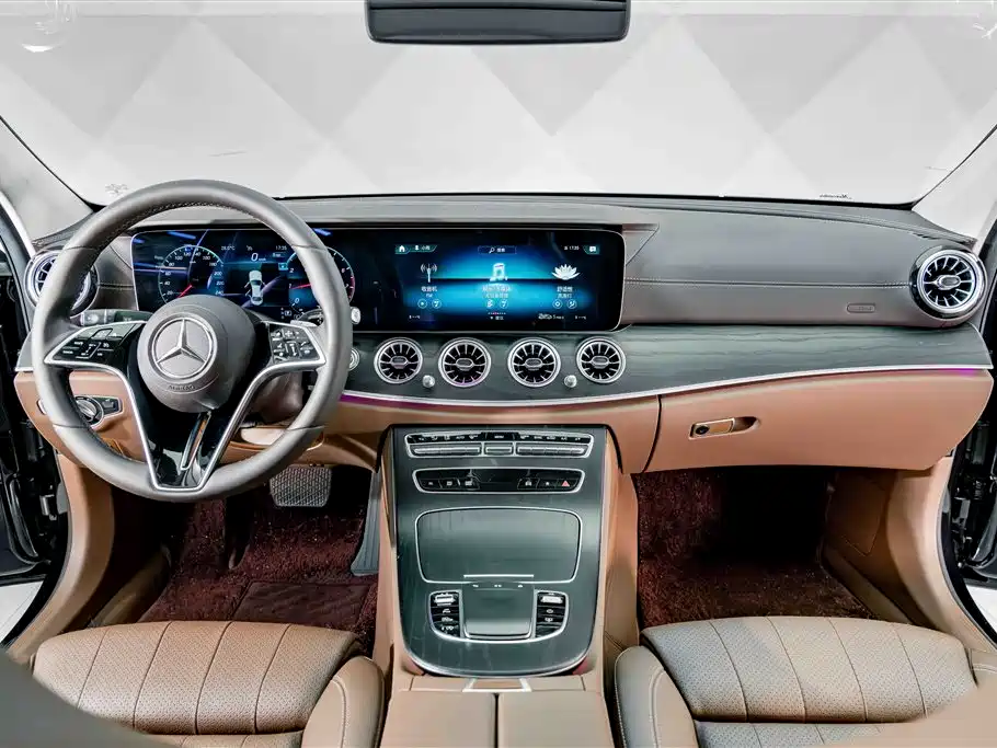 Mercedes-Benz E-Class 2022 — фото 12