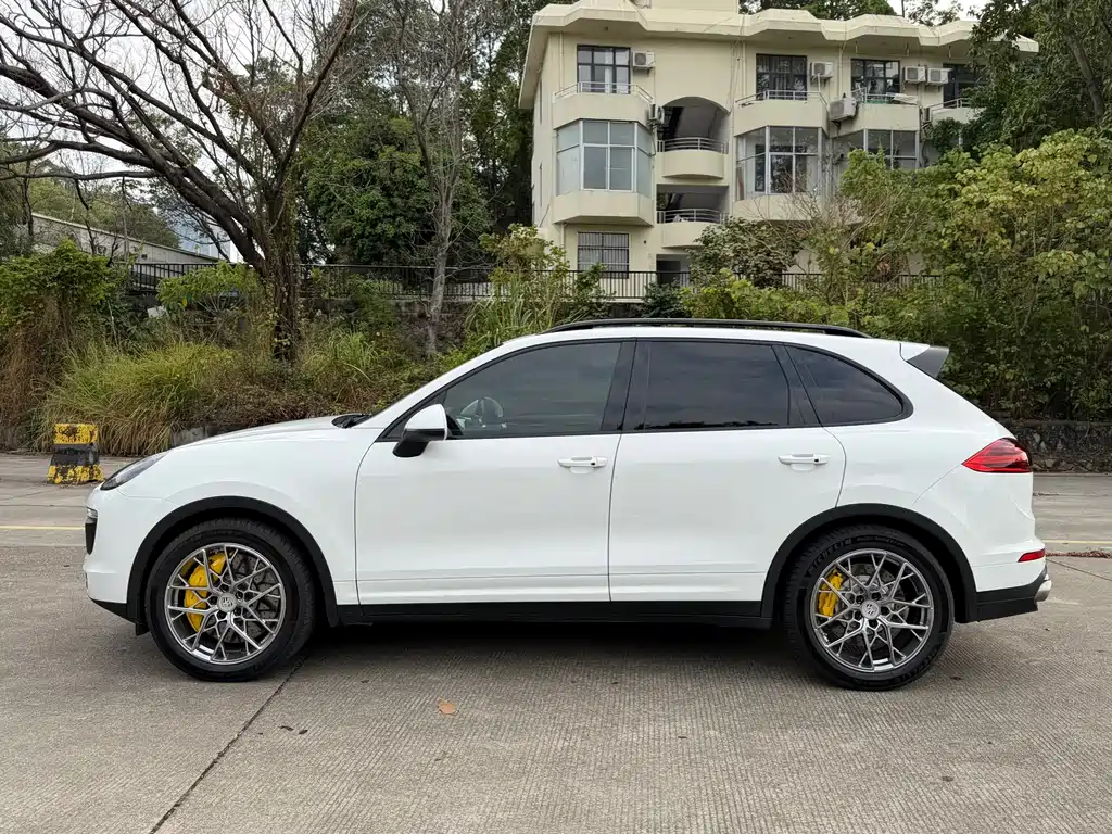 Porsche Cayenne 2015 — фото 16