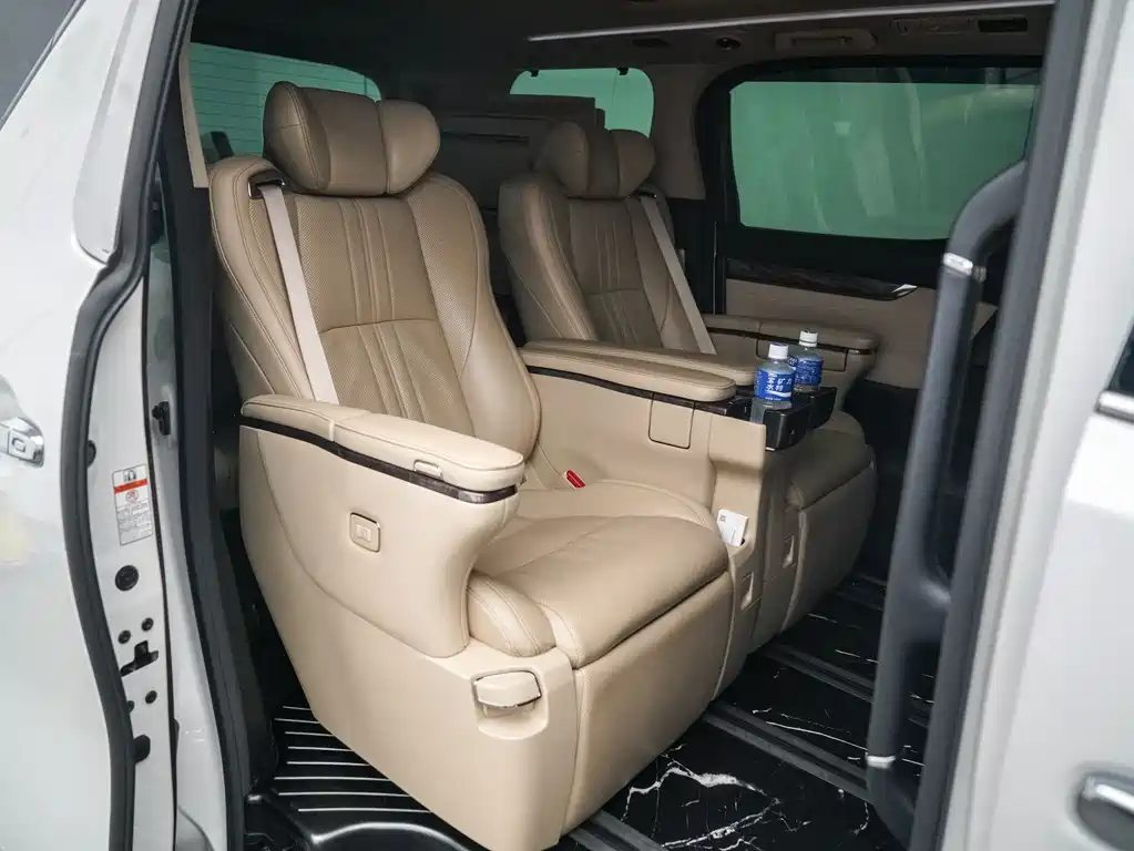 Toyota Vellfire 2021 — фото 15