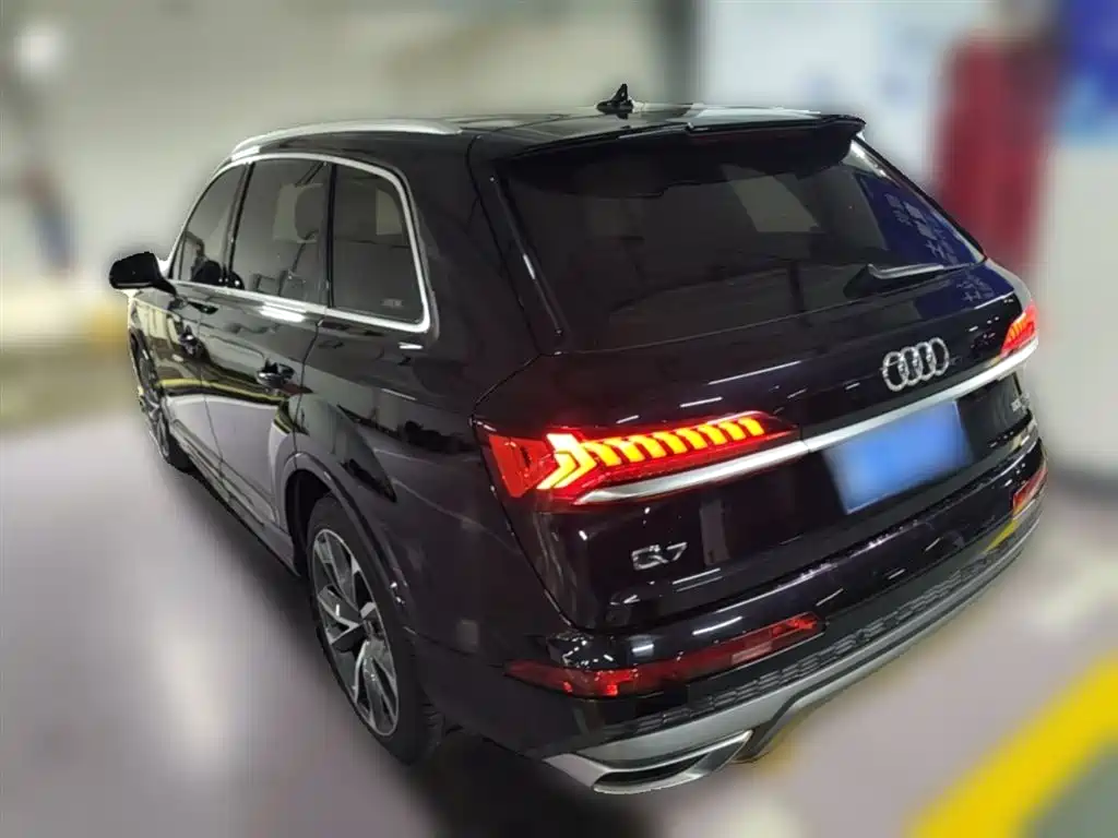 Audi Q7 2021 — фото 9