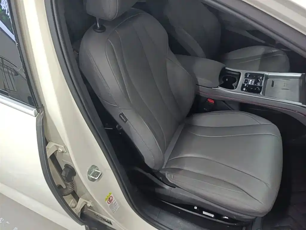 BYD Seal 07 DM-i 2025 — фото 25