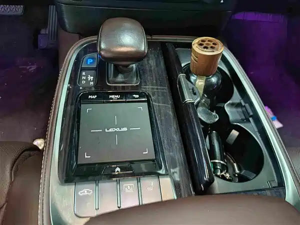 Lexus LS 2018