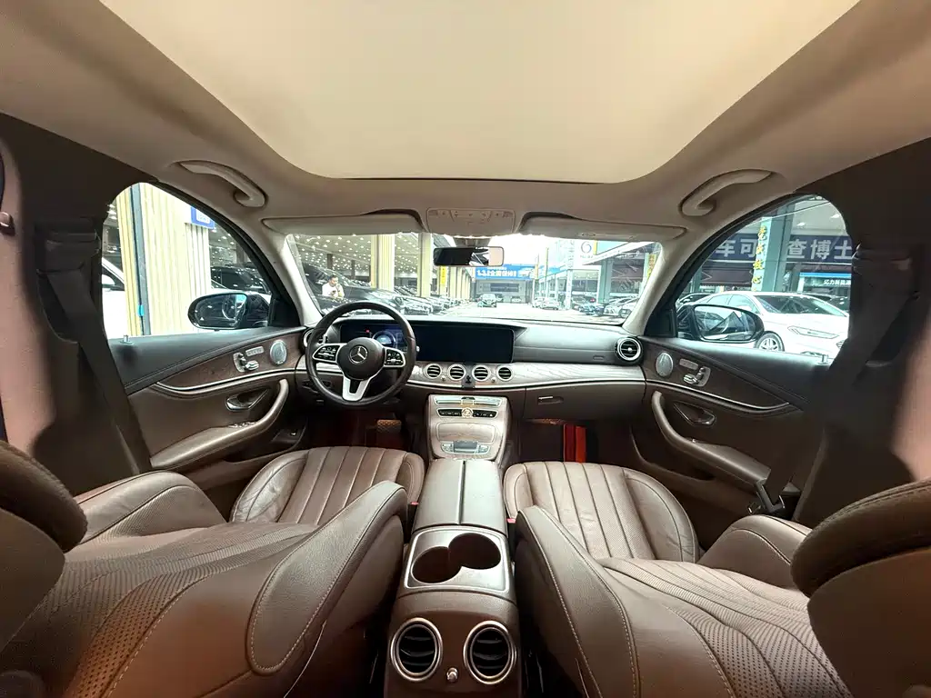 Mercedes-Benz E-Class 2020 — фото 11