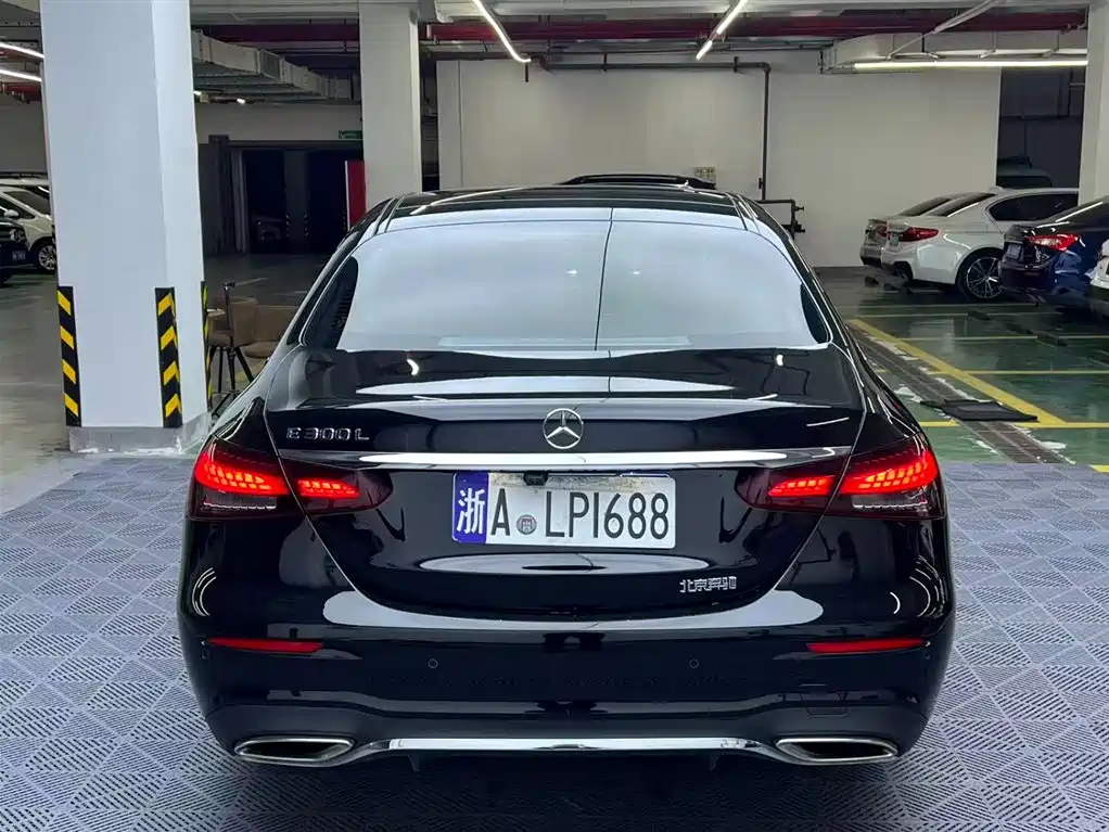 Mercedes-Benz E-Class 2022 — фото 5