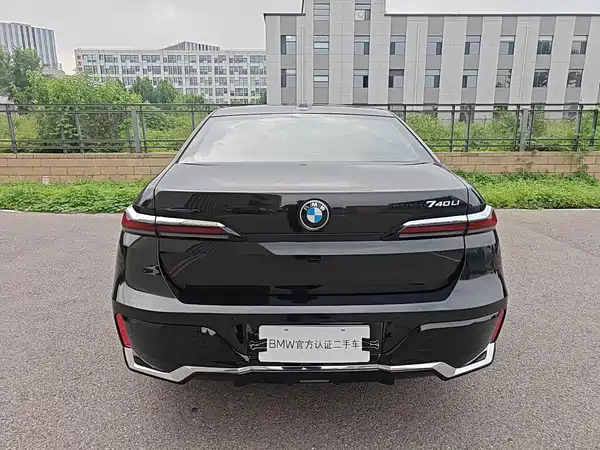 BMW 7 Series 2025