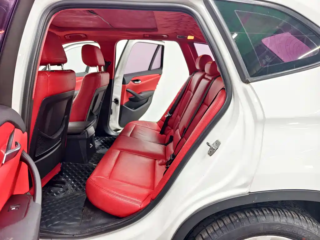 BMW X1 2014 — фото 13