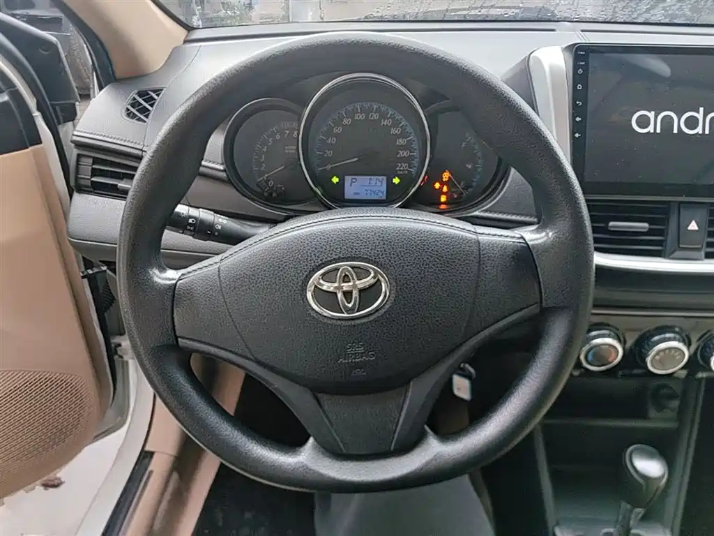 Toyota Yaris L 2019 — фото 11