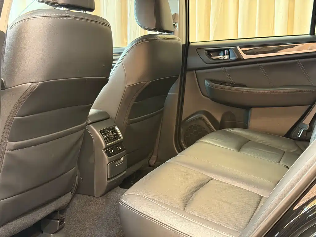 Subaru Outback 2016 — фото 9