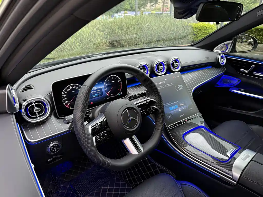 Mercedes-Benz C-Class 2023 — фото 9