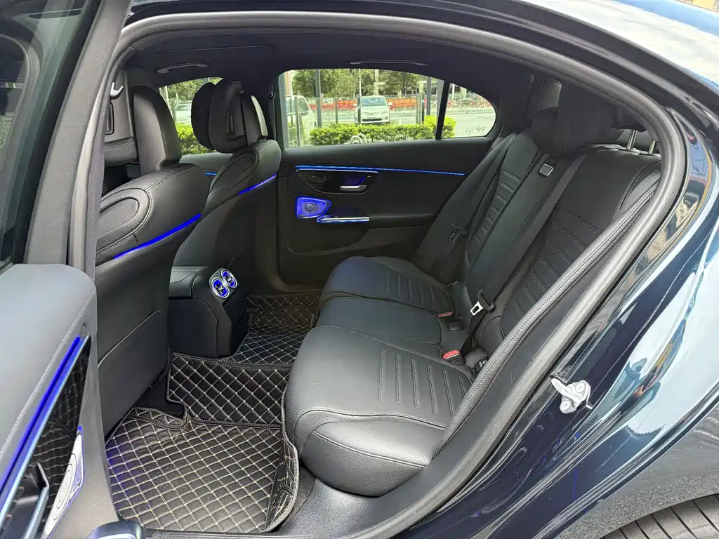 Mercedes-Benz C-Class 2023 — фото 15