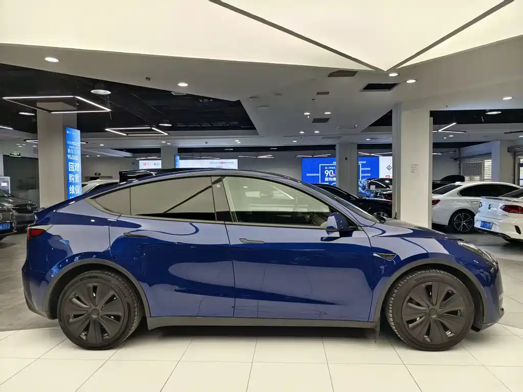 Tesla Model Y 2021 — фото 18