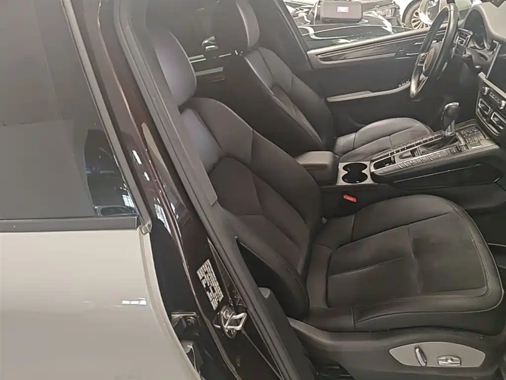 Porsche Macan 2020 — фото 25
