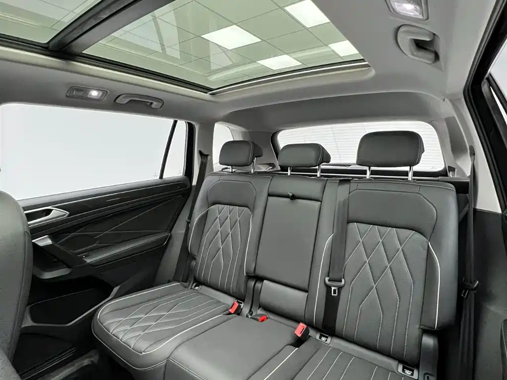 Volkswagen Tiguan L 2022 — фото 22