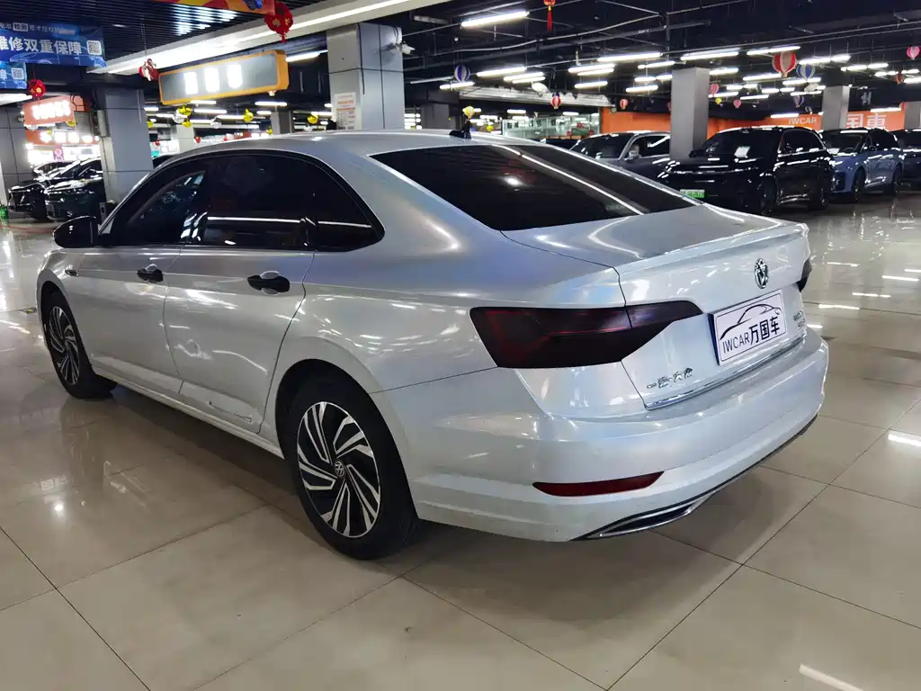 Volkswagen Sagitar 2021