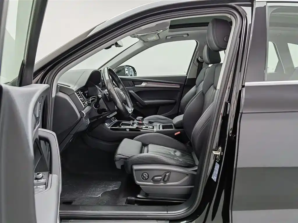 Audi Q5L 2022 — фото 10