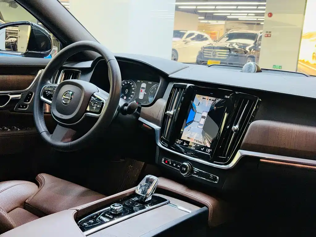 Volvo S90 2021 — фото 16