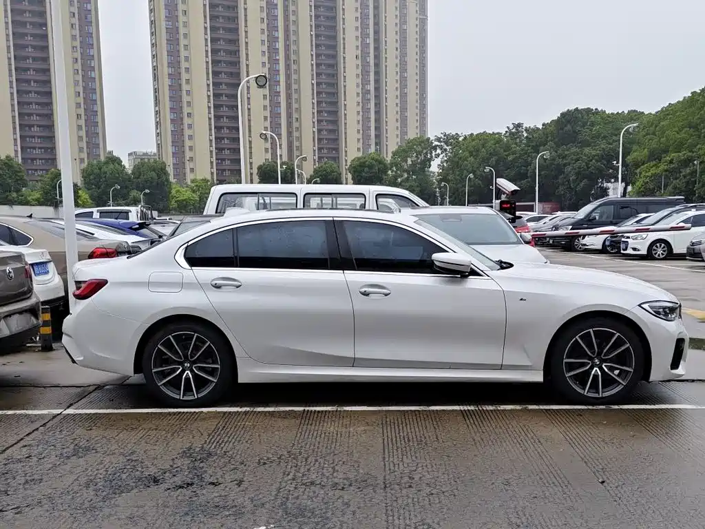 BMW 3 Series 2022