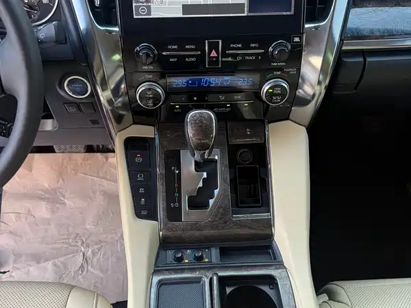 Toyota Vellfire 2021