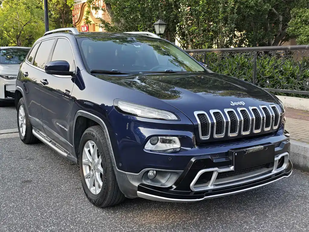 Jeep Cherokee 2016 — фото 3