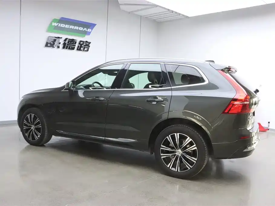 Volvo XC60 2021 — фото 7