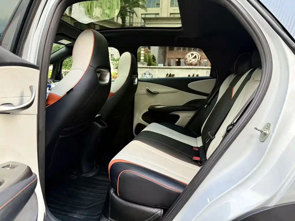 BYD Dolphin 2022 — фото 10