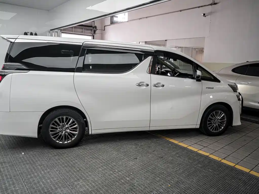 Toyota Vellfire 2021 — фото 7
