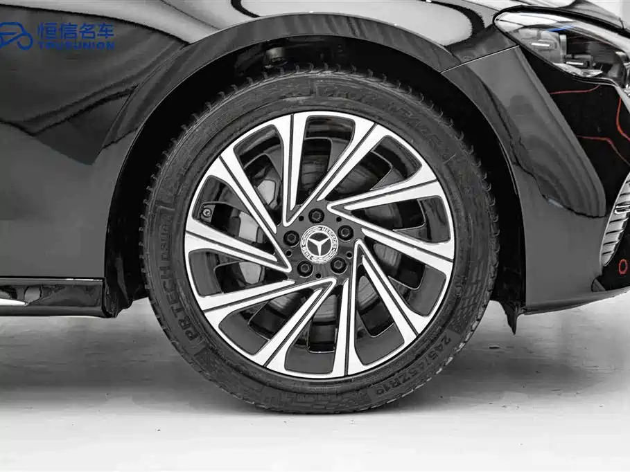Mercedes-Benz E-Class 2023 — фото 11