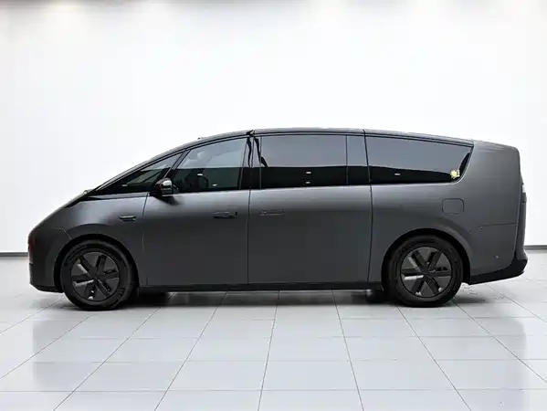 Li Auto MEGA 2025