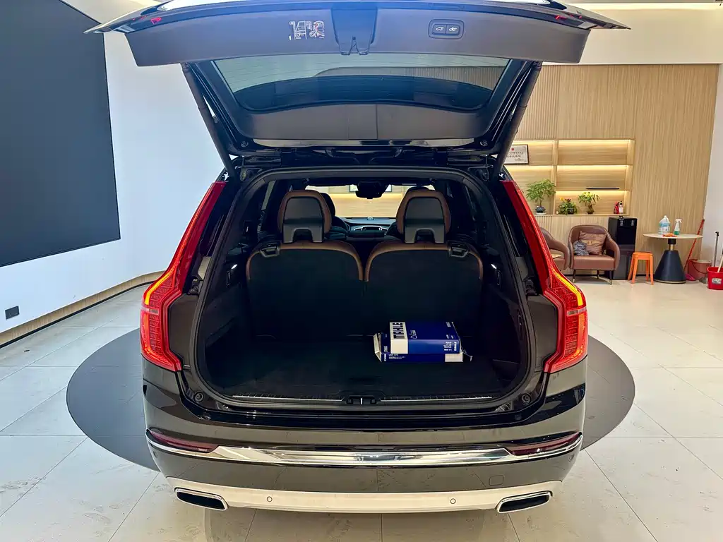 Volvo XC90 2021 — фото 25