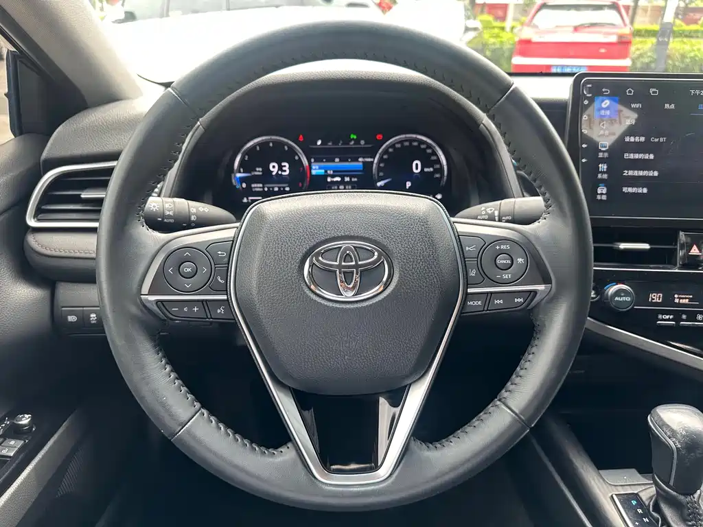 Toyota Camry 2022 — фото 19