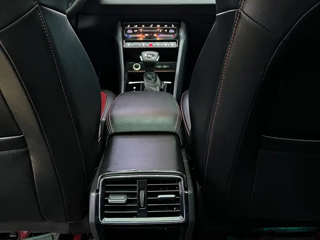 Skoda Karoq 2022 — фото 13