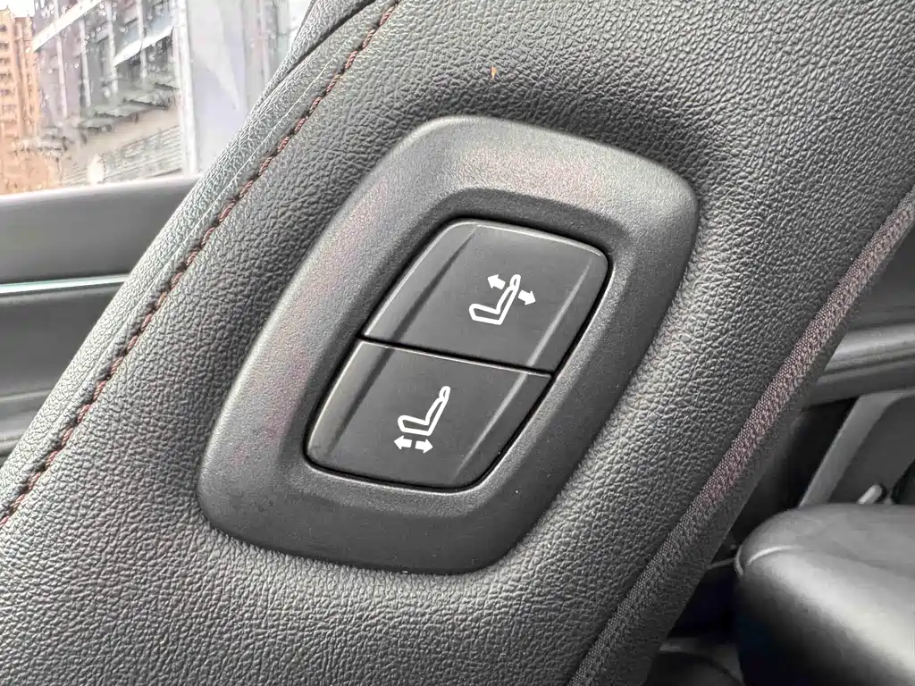 Toyota Camry 2021 — фото 24
