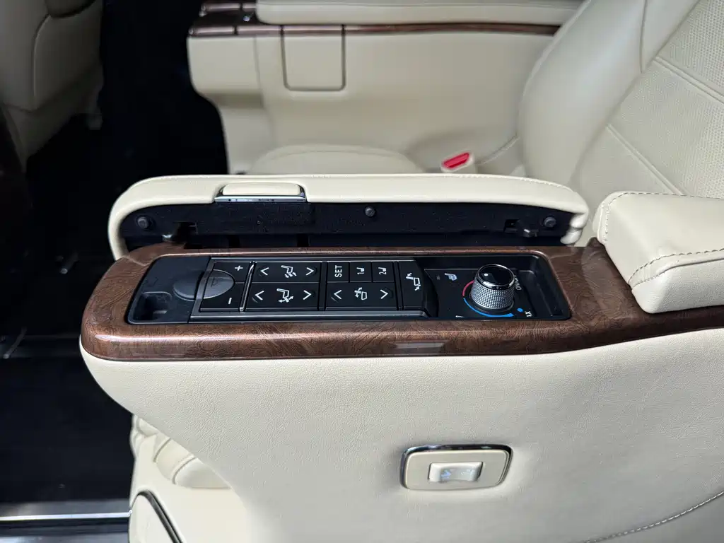 Toyota Alphard 2017 — фото 11