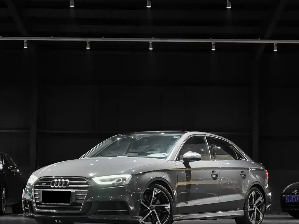 Audi S3 2019 — фото 1