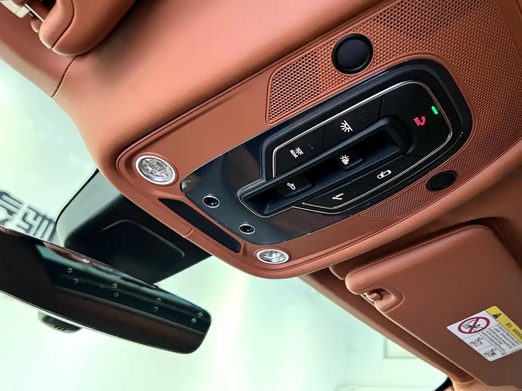 Bentley Bentayga 2021 — фото 29
