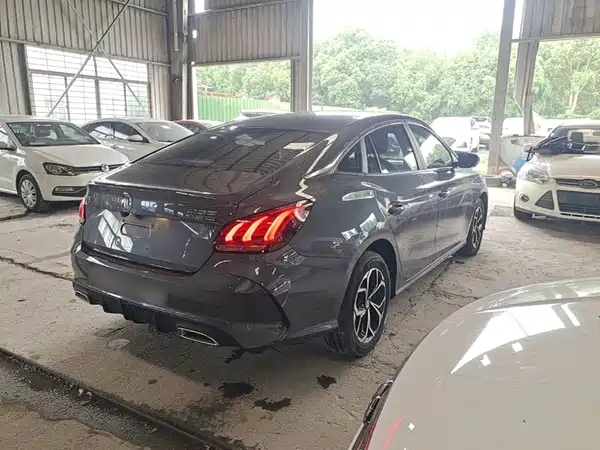 MG MG5 2023