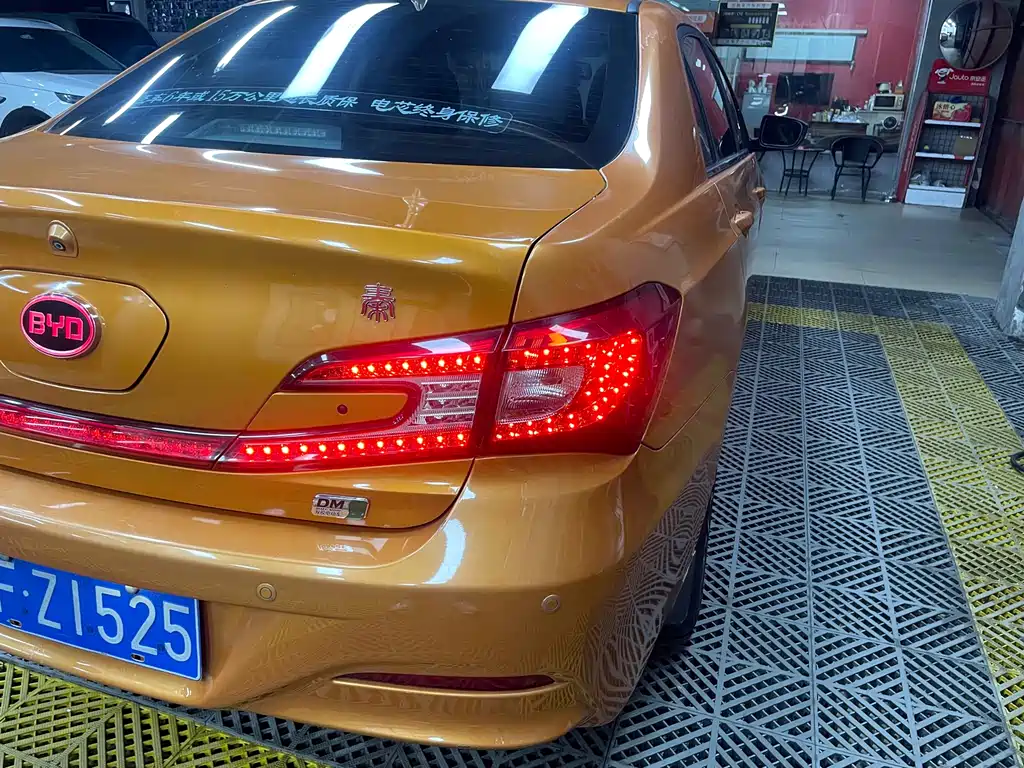 BYD Qin NEV 2015 — фото 43