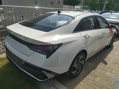Hyundai Elantra 2023
