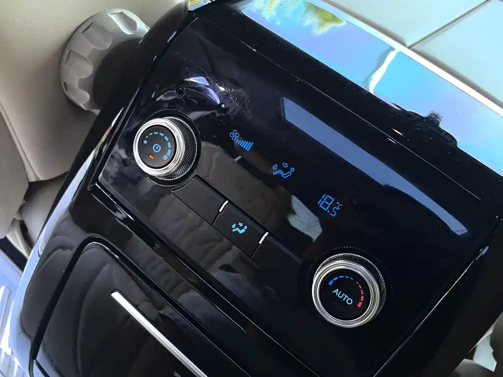 Ford Tourneo 2023 — фото 19