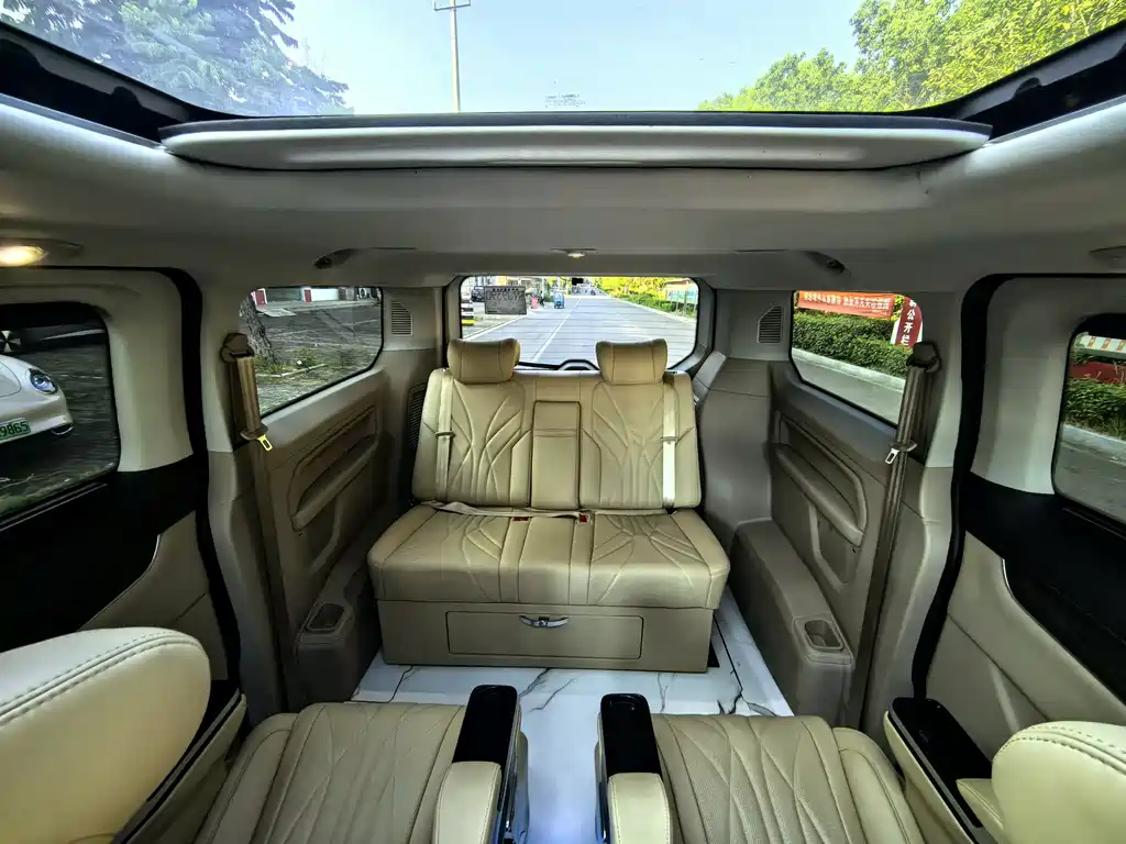 Ford Tourneo 2023 — фото 12