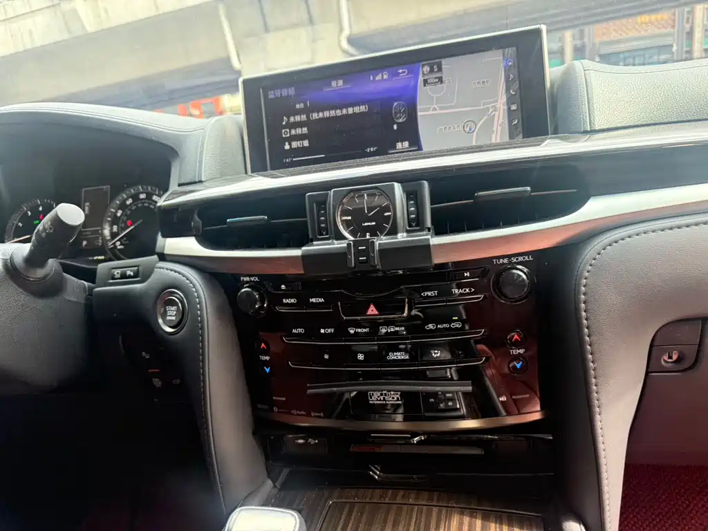 Lexus LX 2022 — фото 17