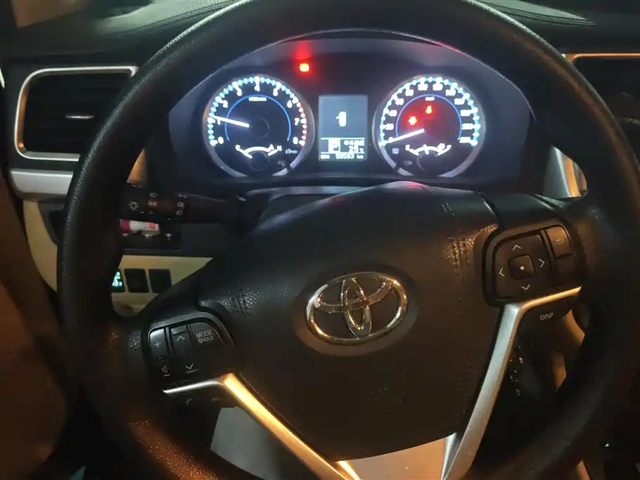 Toyota Highlander 2018 — фото 15