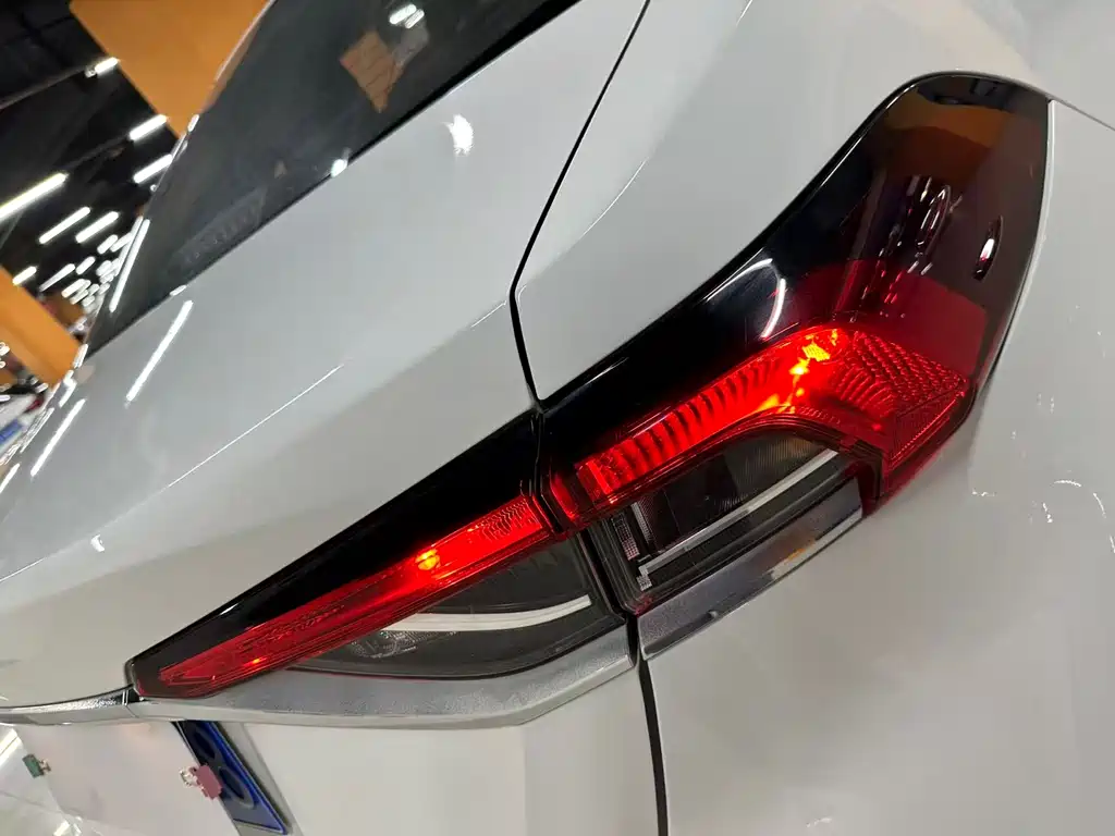 Toyota Corolla 2021 — фото 16
